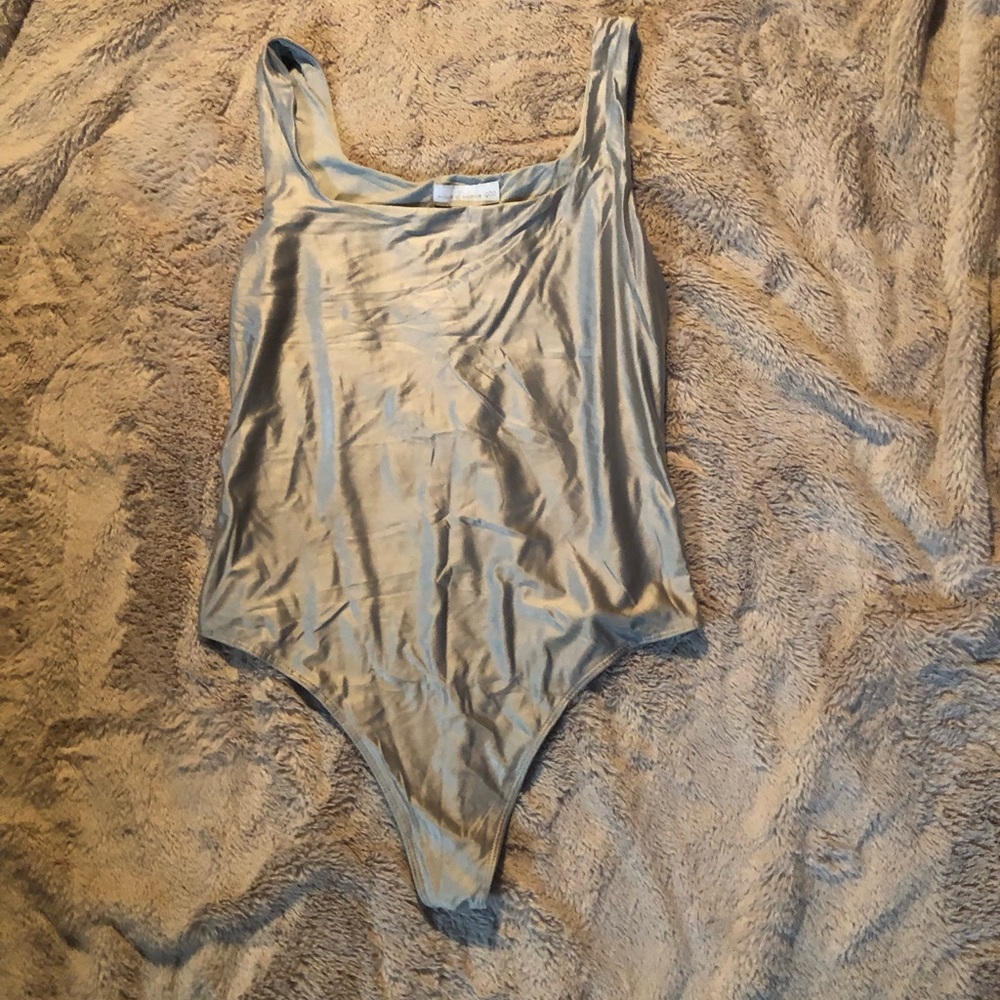 HOUSE OF HARLOW 1960 Women SZ Medium Silver Metallic Bodysuit